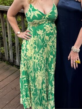 Astr Green Floral Pleated Maxi Dress